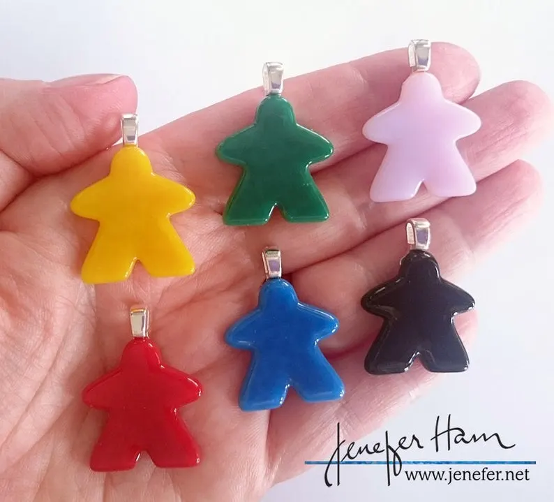 Meeple-Anhänger. Bildnachweis: Jenefer Ham.